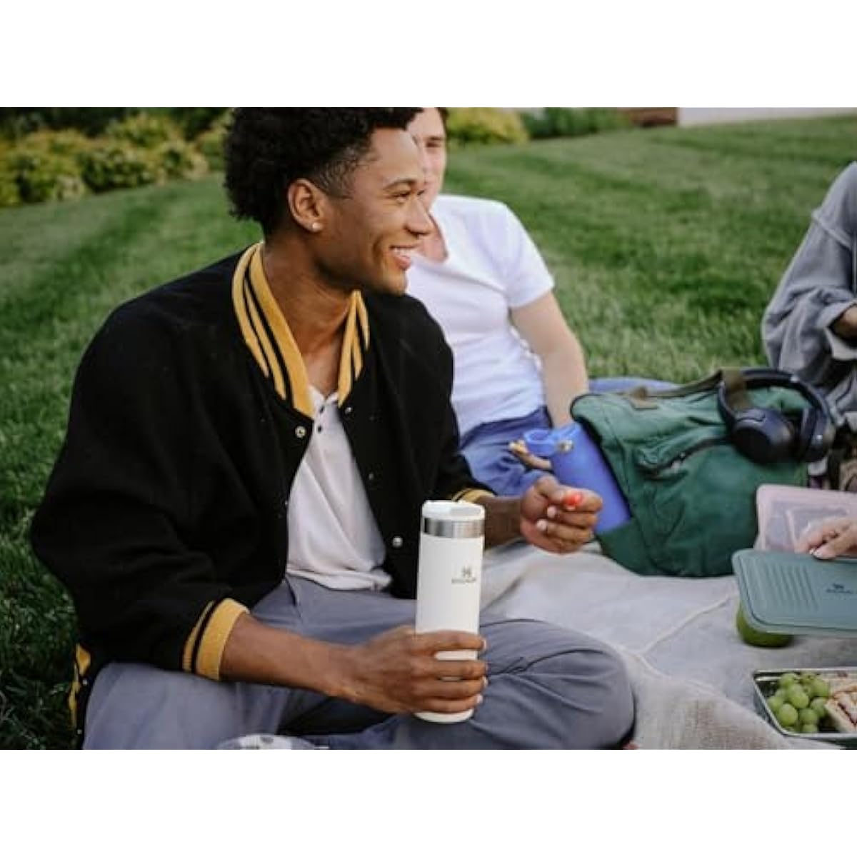 Stanley AeroLight Transit Bottle 20 oz | Locking Drink Through Lid | Leak Resistant Water Bottle or Coffee Travel Mug | Lightweight Insulated Stainless Steel | BPA-Free | Twilight