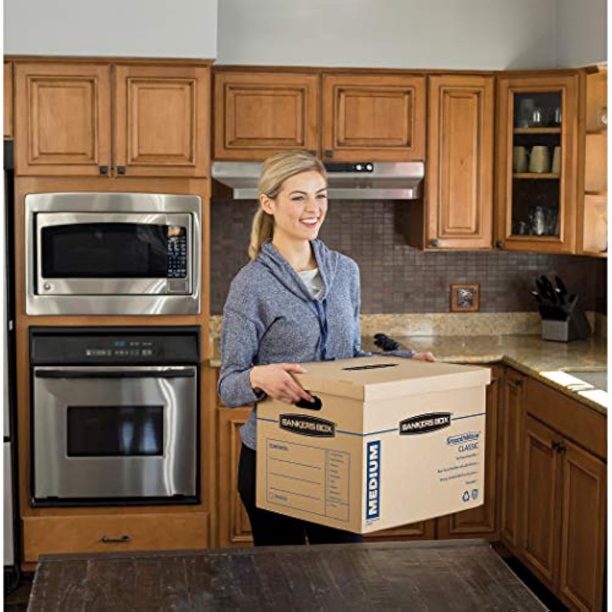 Bankers Box Medium Classic Moving Box 20 Pack, Reinforced Handles, Tape-Free Assembly, Box with Lid, 19-In x 14.5-In x 15.5-In (8817202)